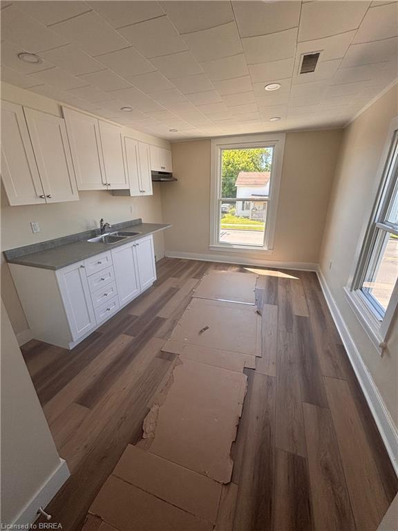 Unit UPPER - 130 King Street, Brant 3