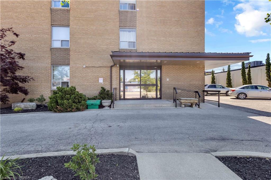 Unit 402 - 437 St. Paul Avenue, Brantford 3