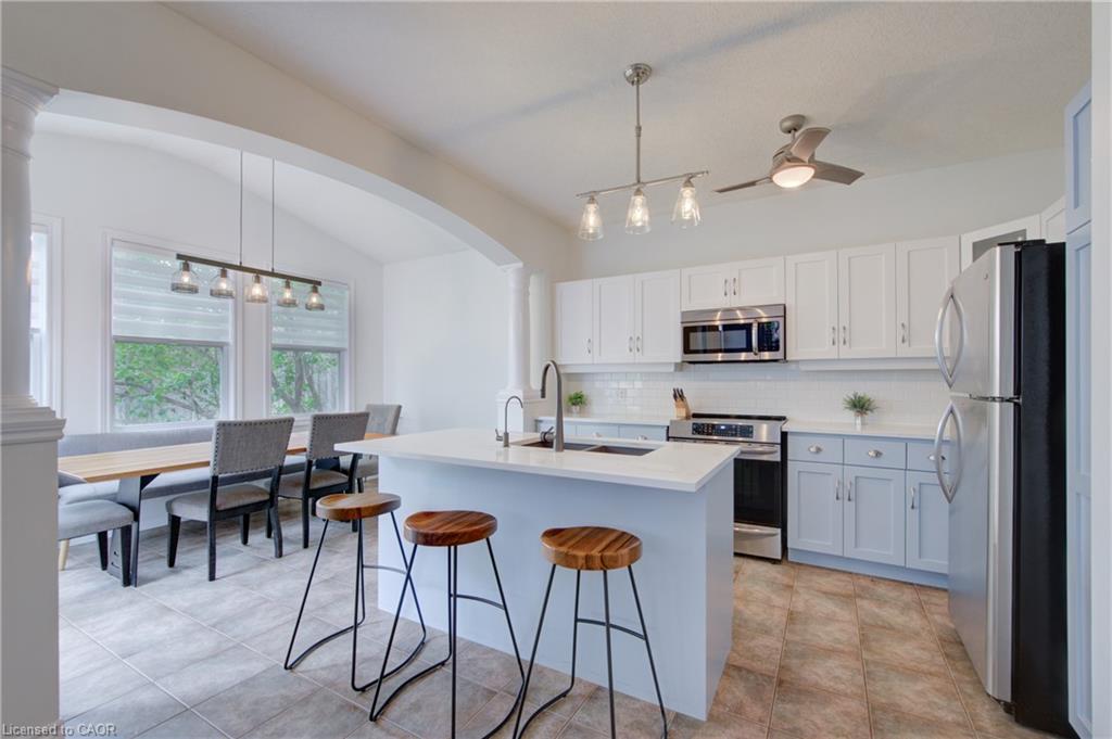 729 Keats Way, Waterloo 4