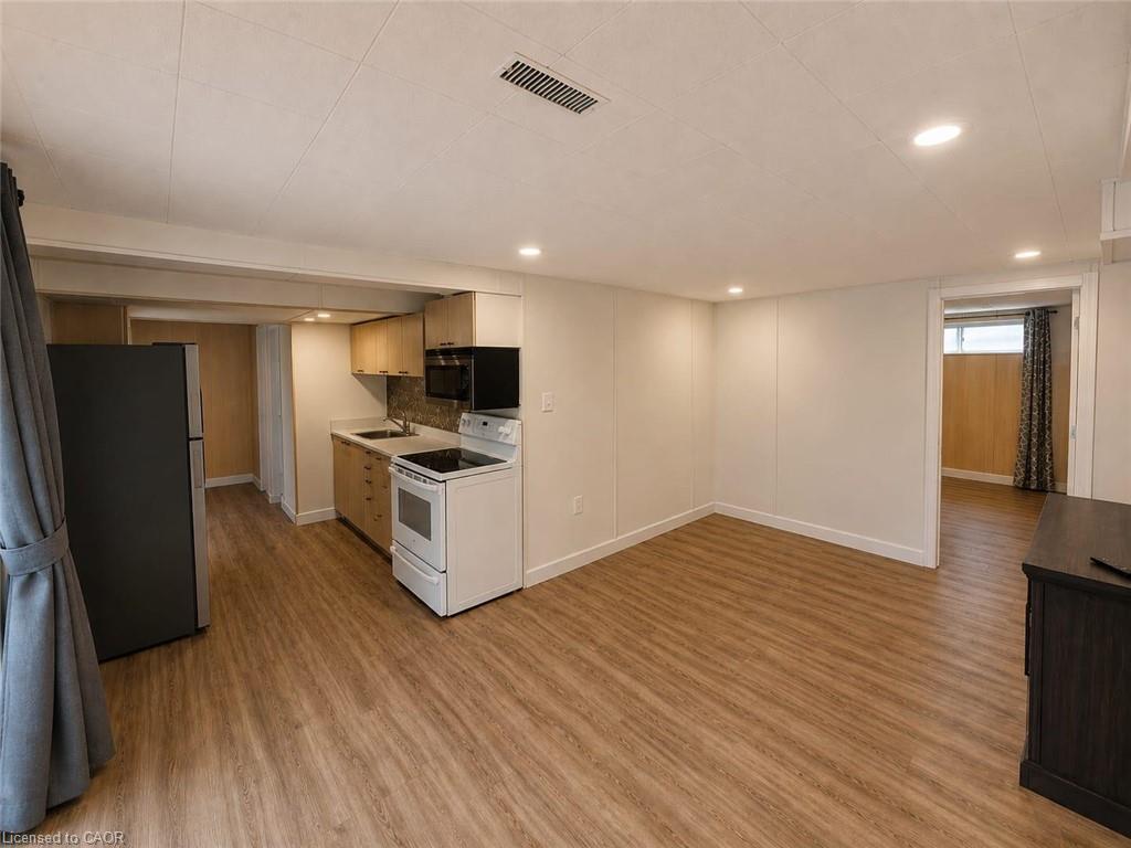 Unit Basement - 2351 Woking Crescent, Mississauga 4