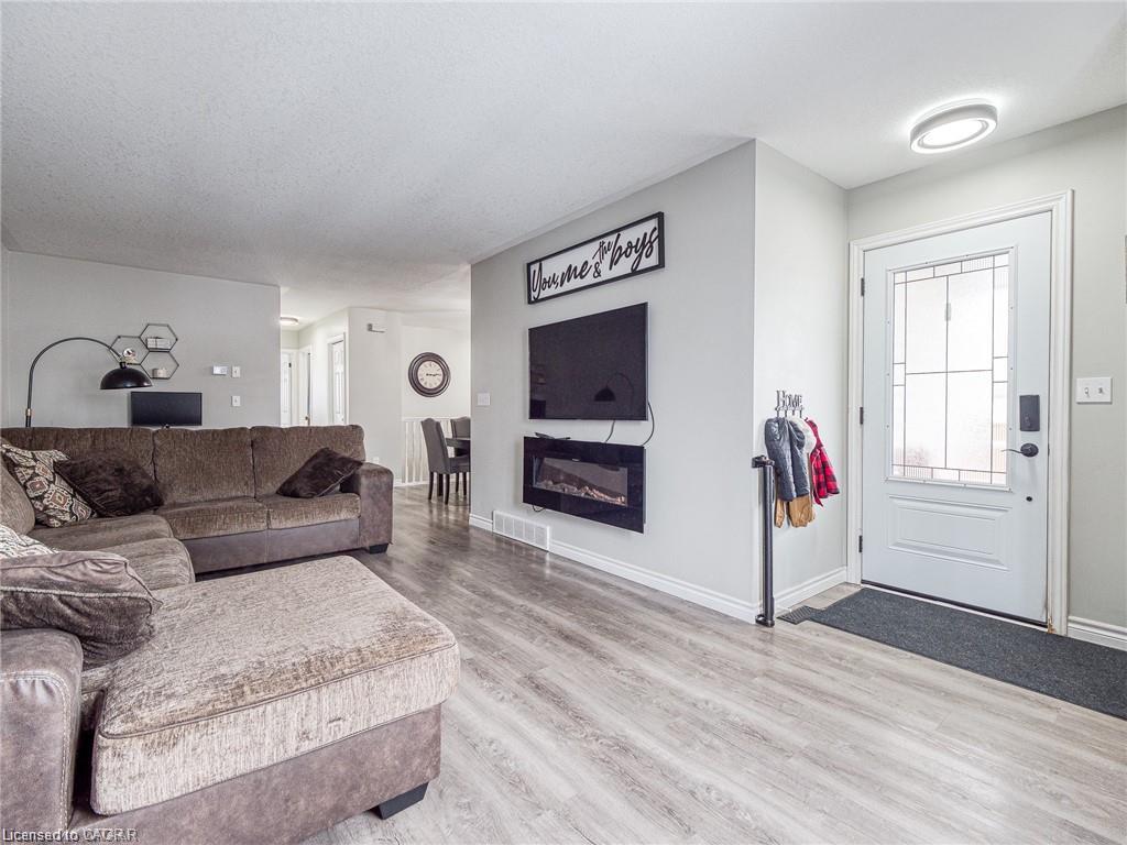 Unit main - 819 John Street, Woodstock 2