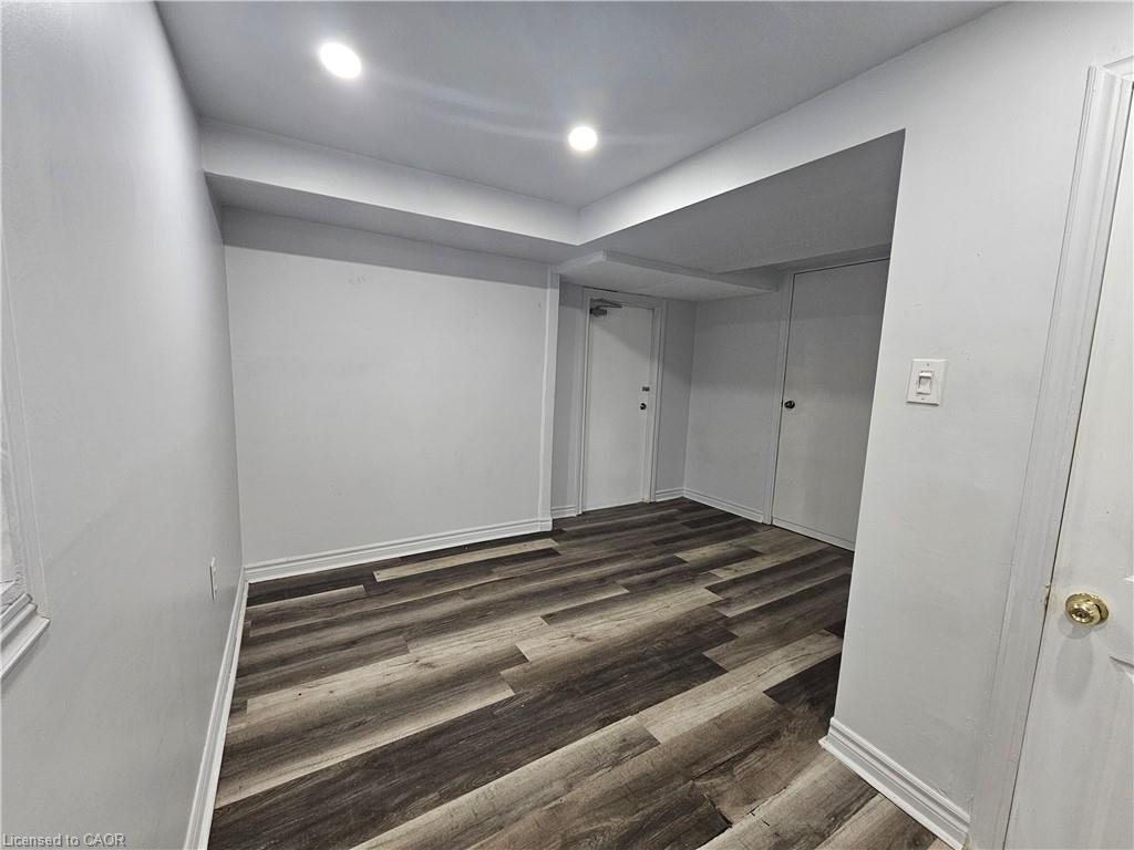 Unit bsmt - 49 Selkirk Avenue, Hamilton 3