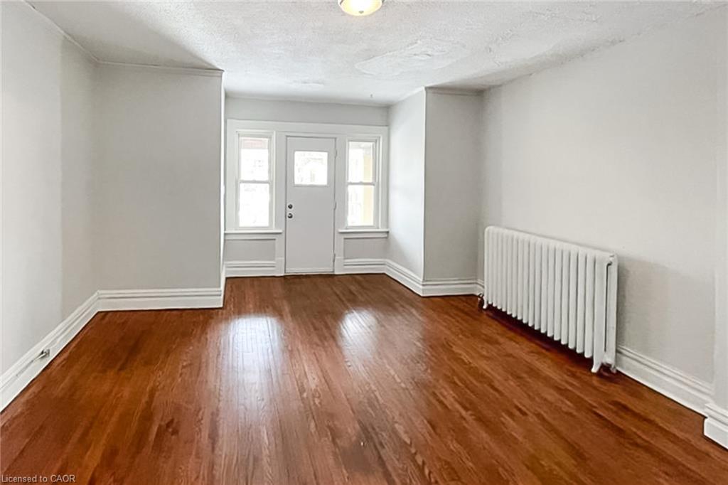 Unit E - 25 West Avenue S, Hamilton 3