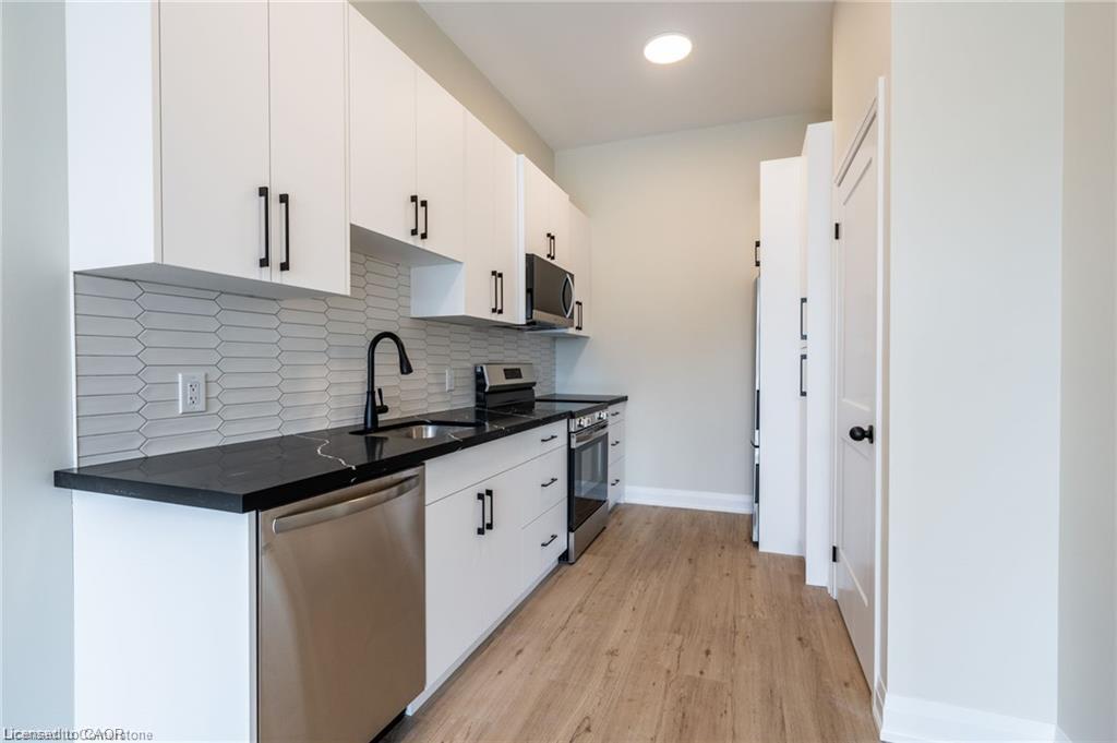 Unit A - 728 Eleventh Avenue, Hamilton 5