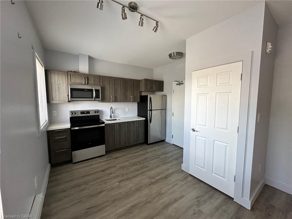 Unit 203 - 161 Wellington Street N, Hamilton 4
