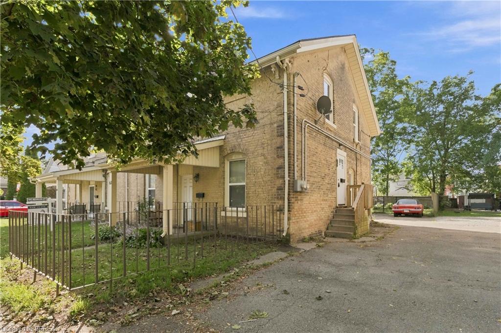 Unit Upper - 63 East Avenue, Brantford 2