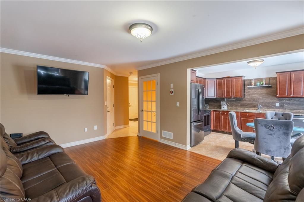 48 South Street N, Thorold 5