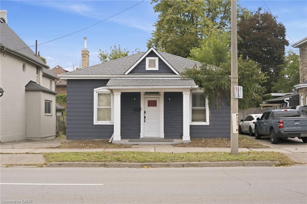 194 Brant Avenue, Brantford 1