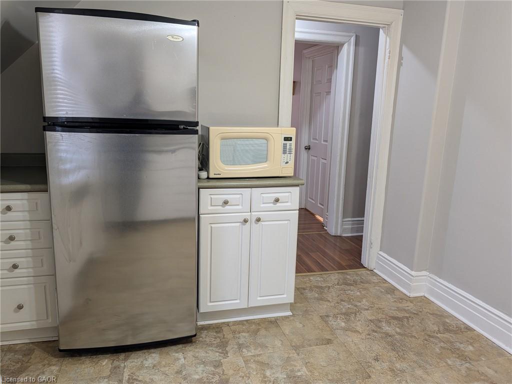 Unit Upper - 12 East 24th Street, Hamilton 5