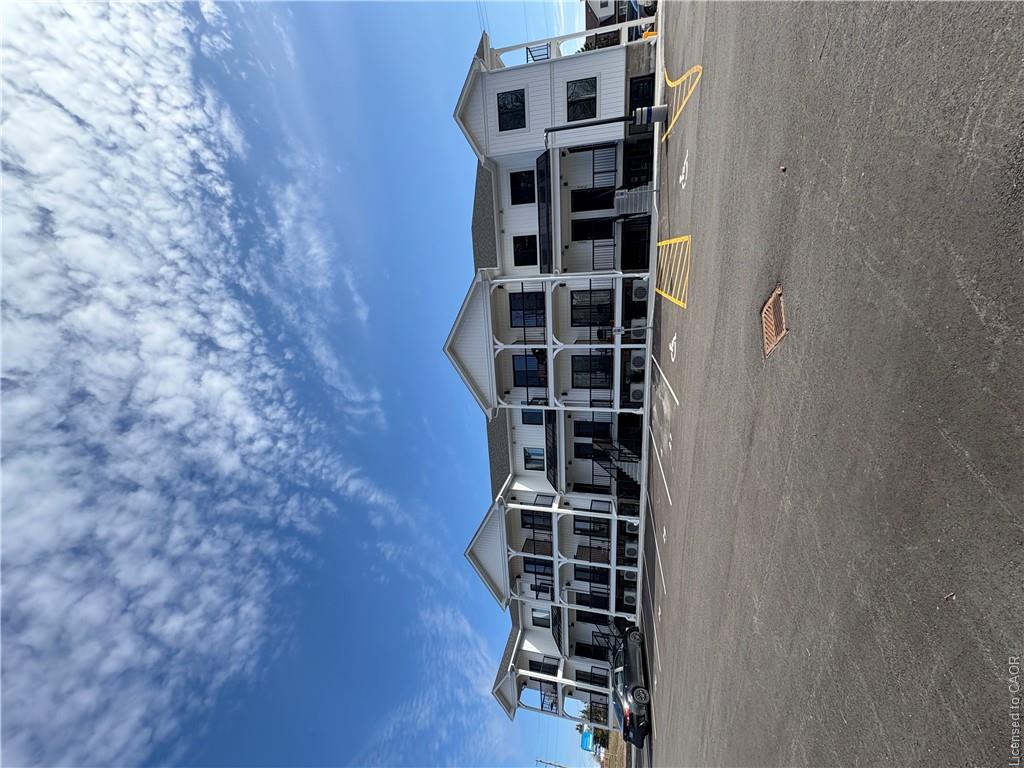 Unit 105 - 600 Norfolk Street, Simcoe 1