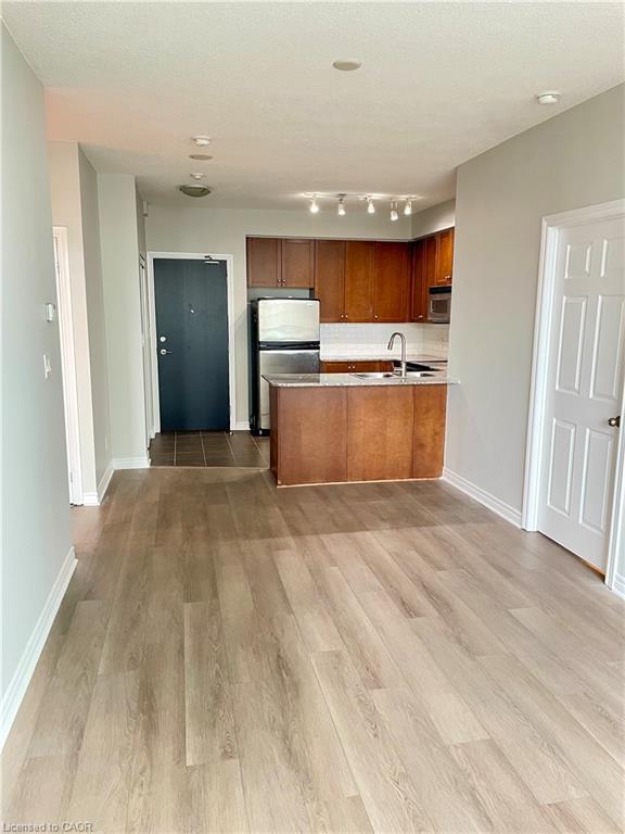 Unit 506 - 3504 Hurontario Street, Mississauga 3