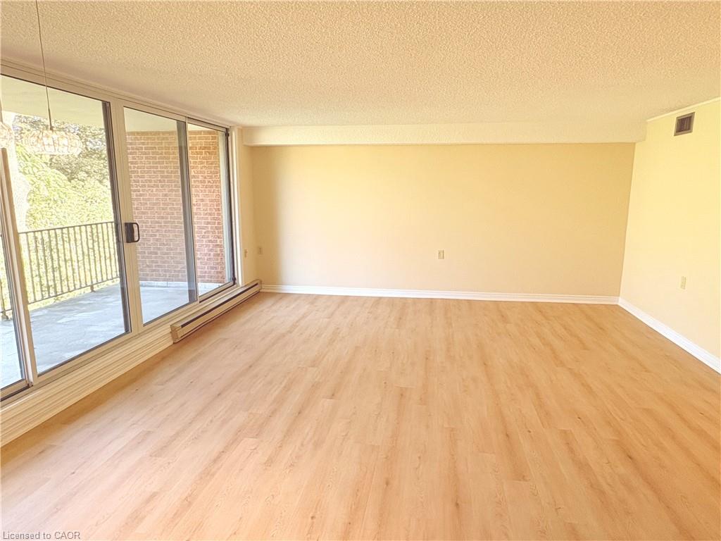 Unit 304 - 150 Wilson Street W, Ancaster 3