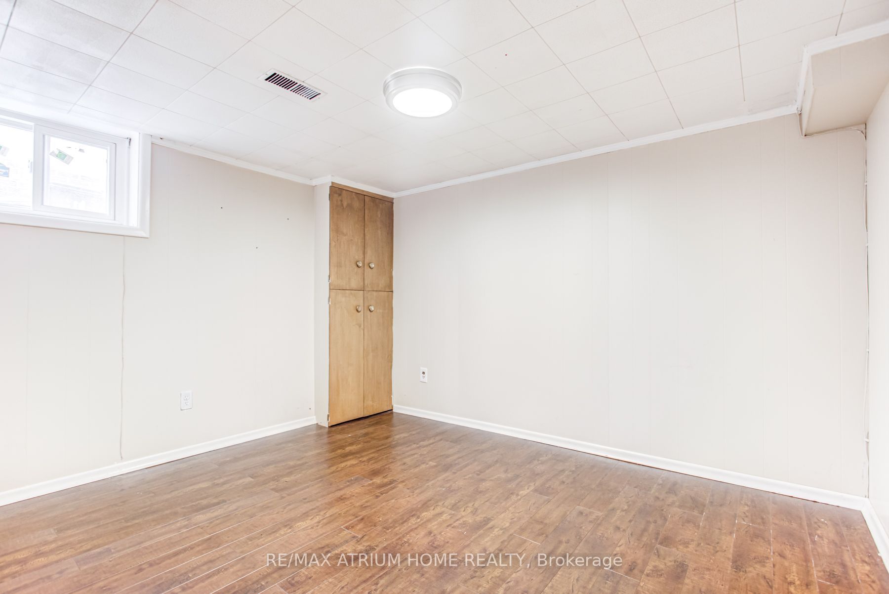 Unit Basement - 18 Arran Crescent, North York 5
