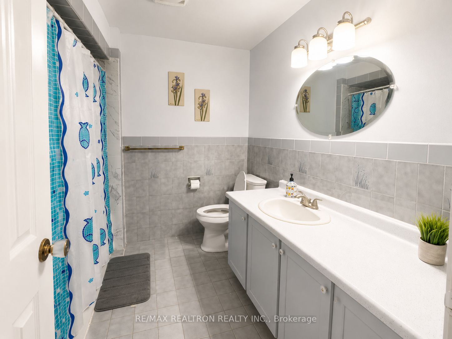 Unit B - 7 Fontainbleau Drive, North York 4