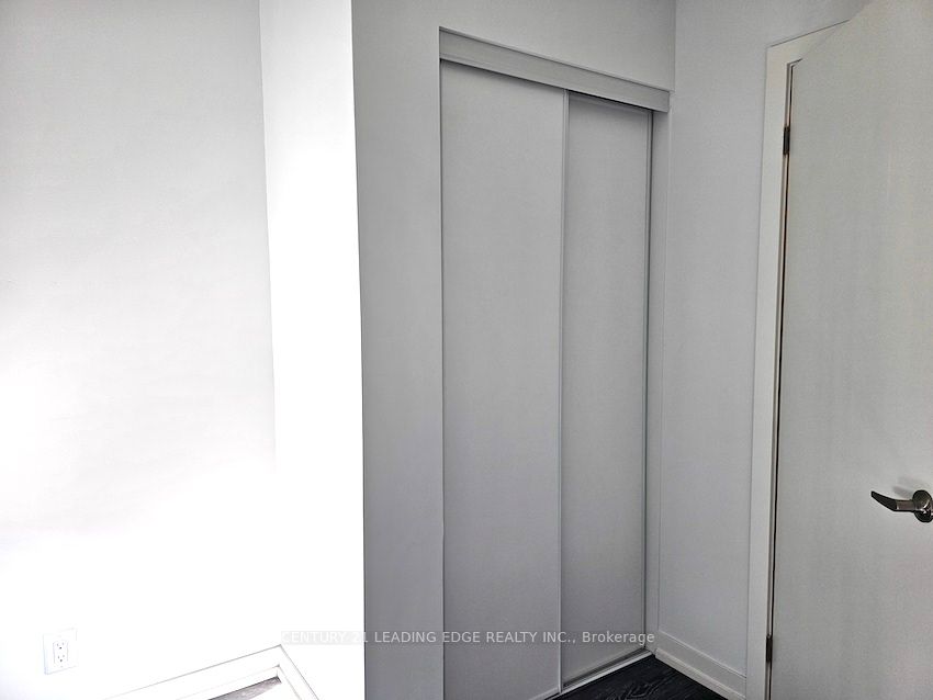 Unit Room 1 - 10 Spruce Pines Crescent, North York 5
