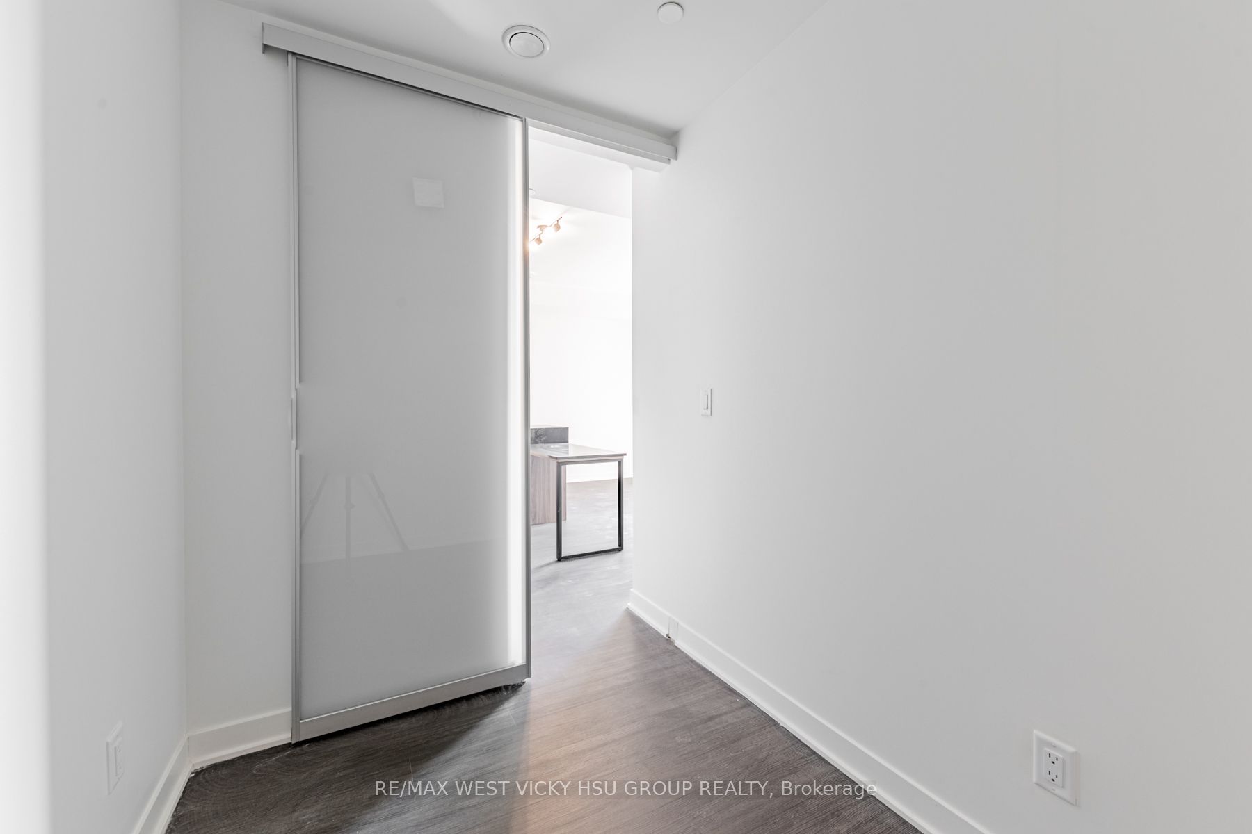 Unit 810 - 185 Alberta Avenue, Toronto 4