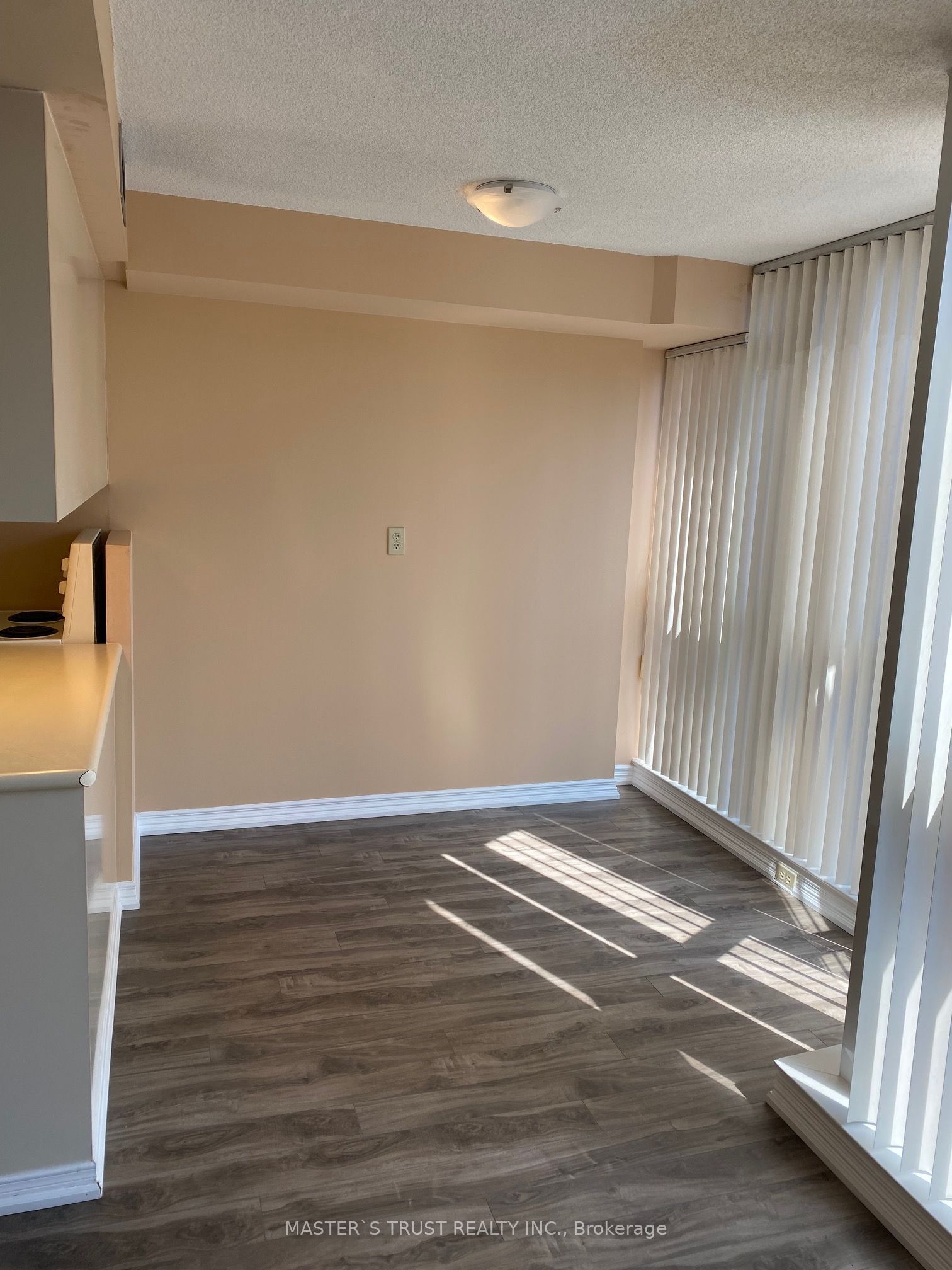 Unit 1410 - 736 Bay Street, Toronto 5