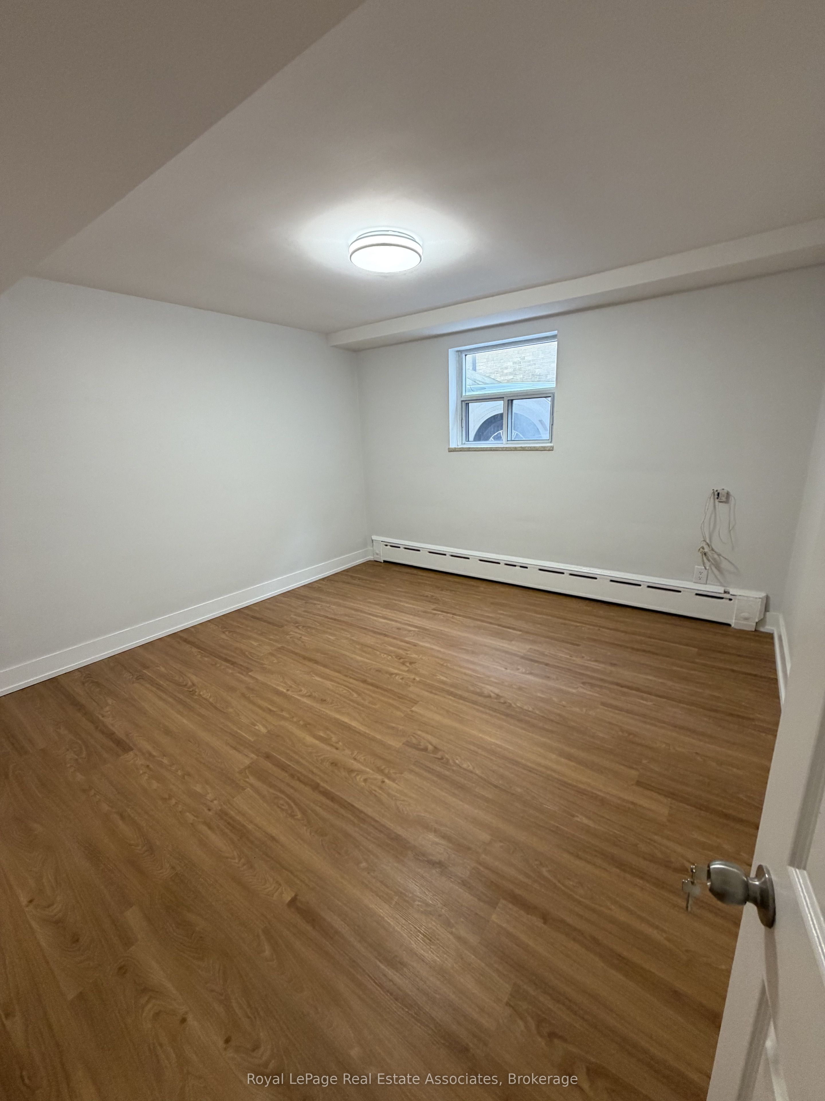 Unit 1 - 3877 Bathurst Street, North York 4