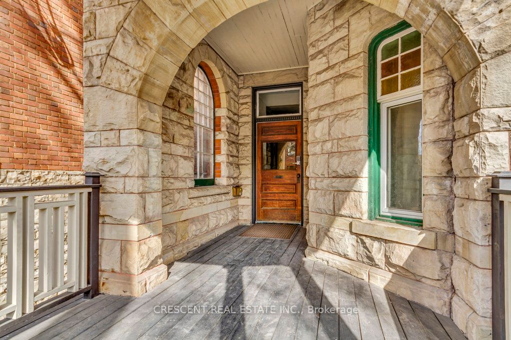 Unit Lower - 83 Madison Avenue, Toronto 5