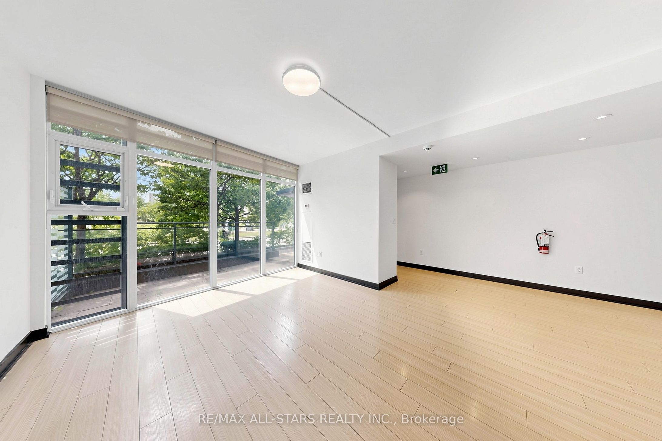 Unit G08 - 110 Fort York Boulevard, Toronto 2