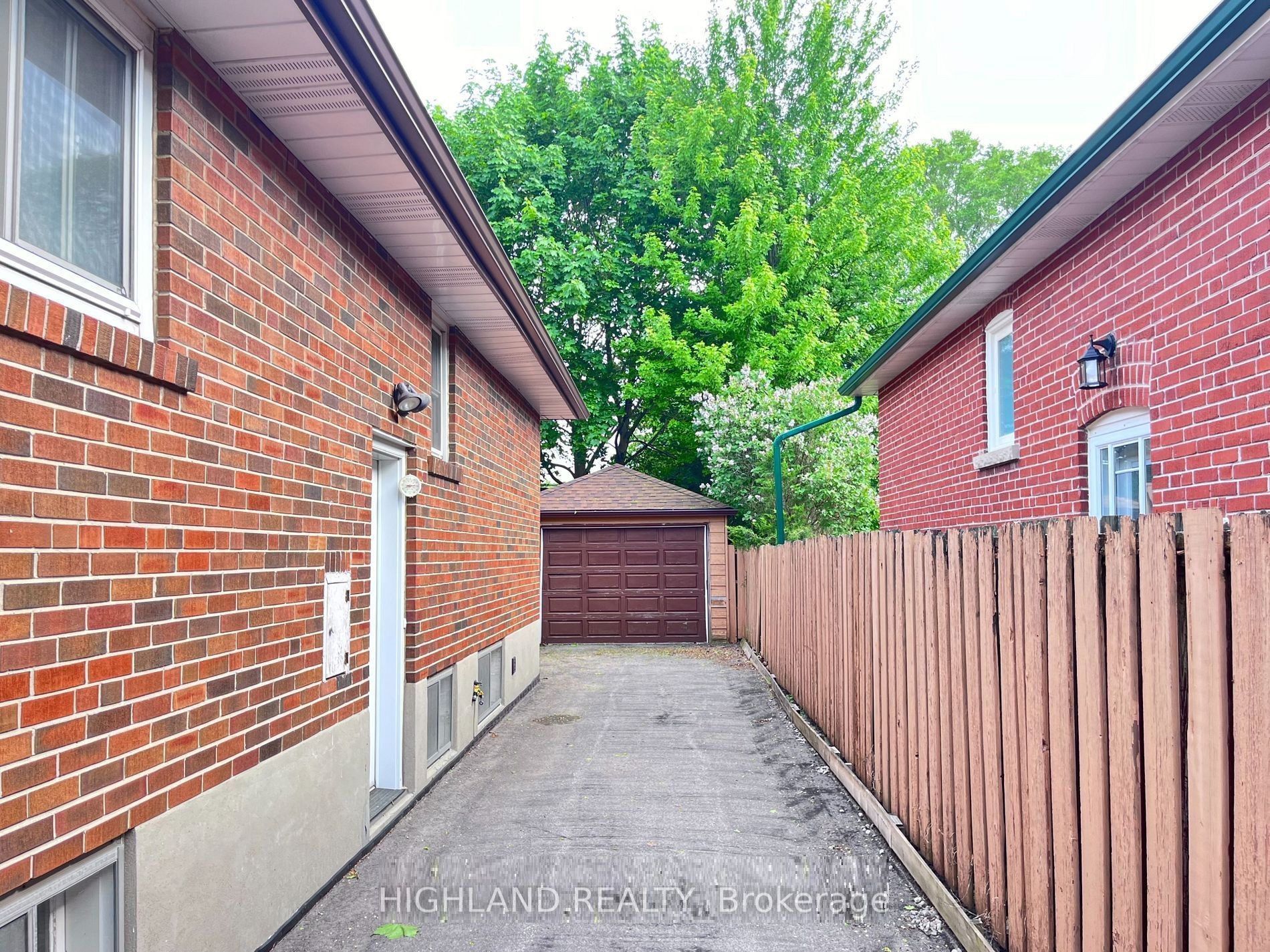 Unit Basement - 167 Churchill Avenue, North York 2