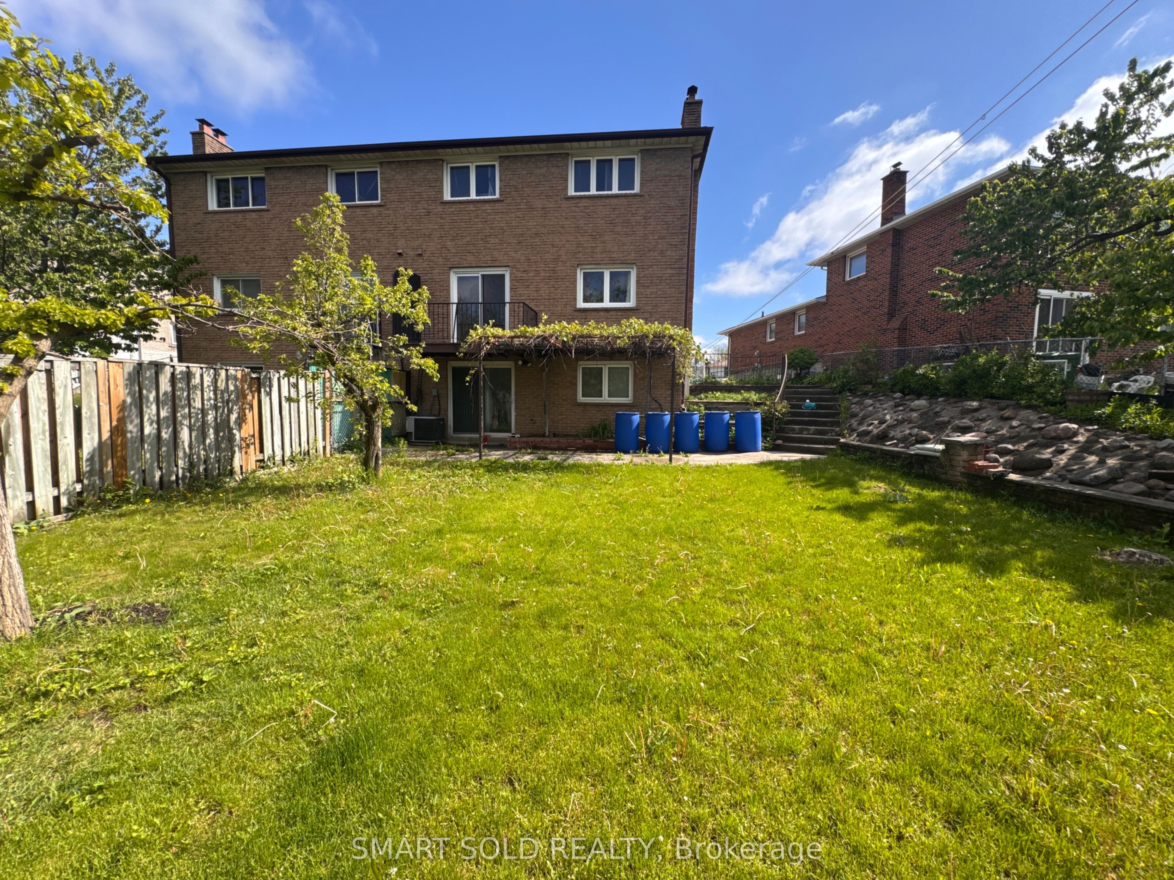 243 Shawnee Circle, North York 4