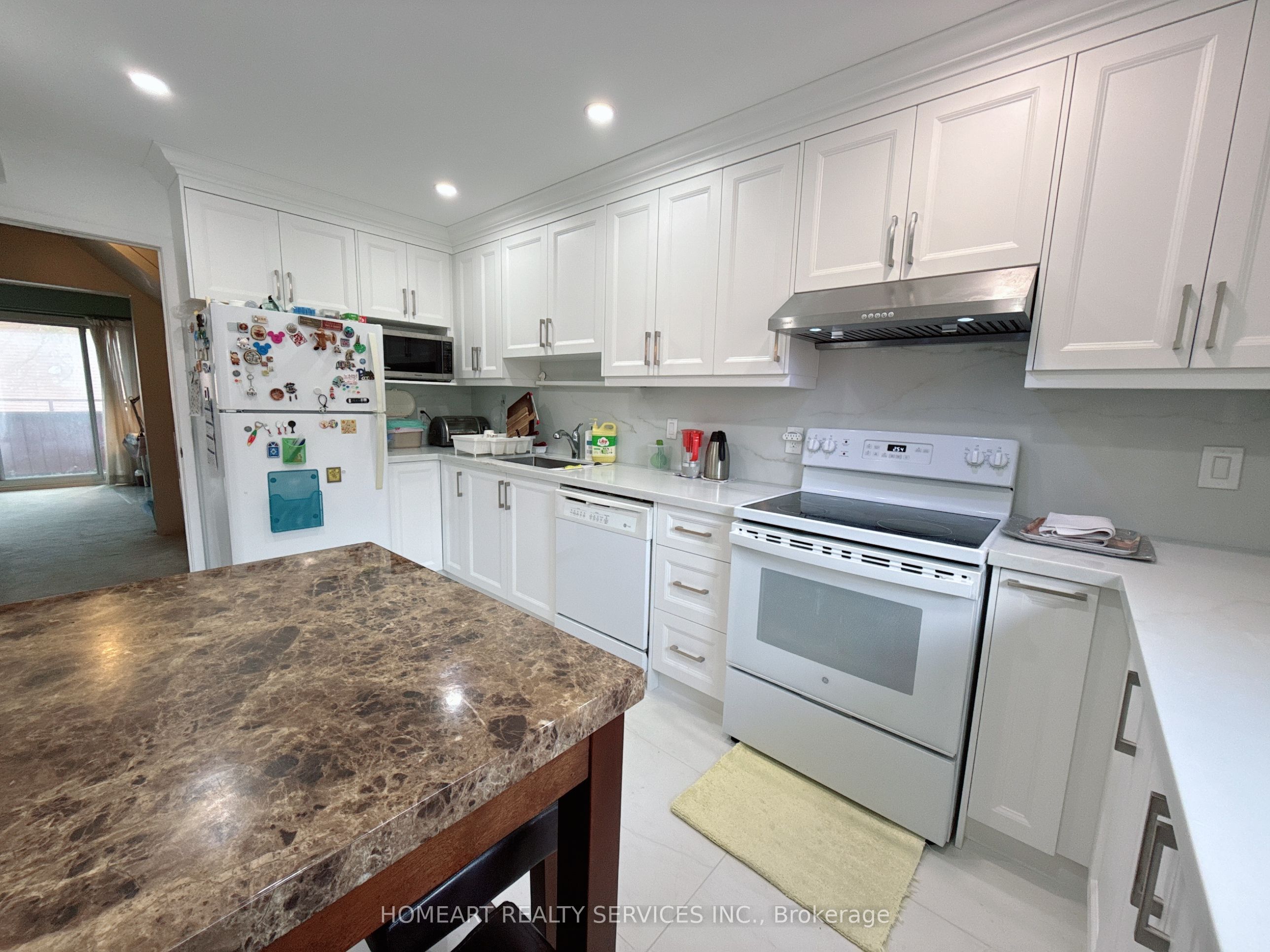 9 Poets Walkway, North York 4