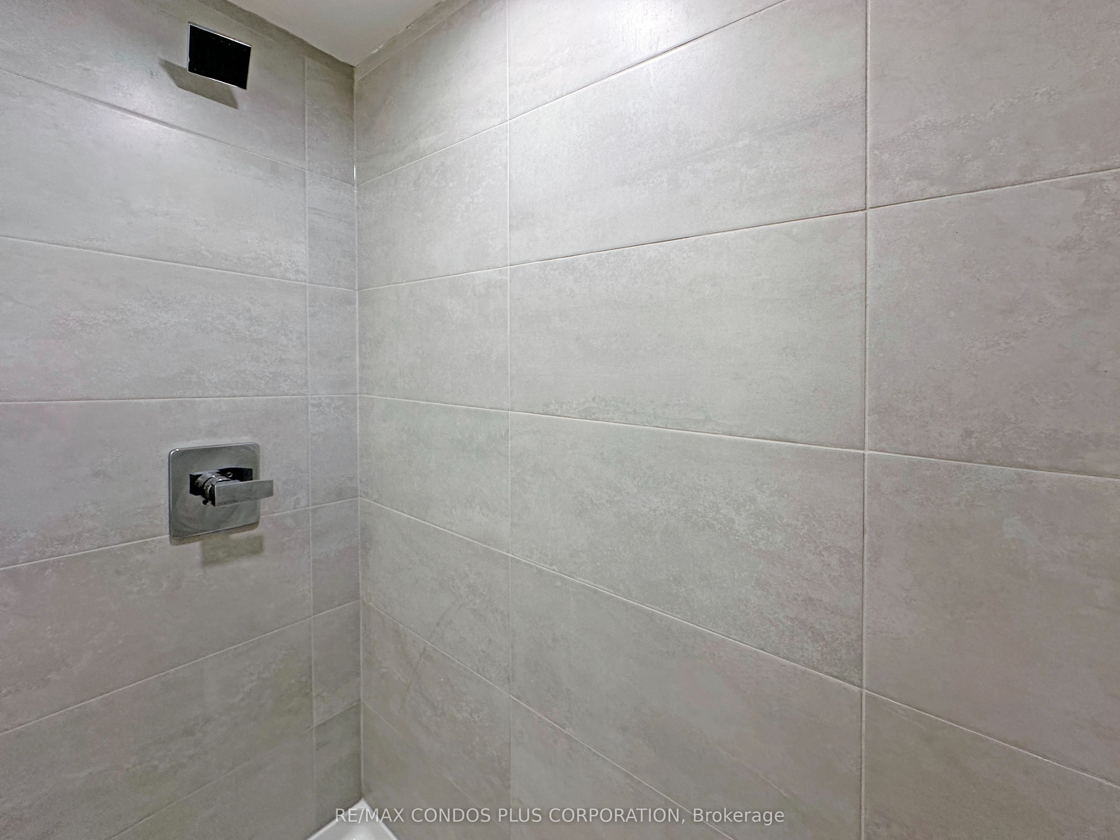 Unit 9 - 871 Sheppard Avenue W, North York 3