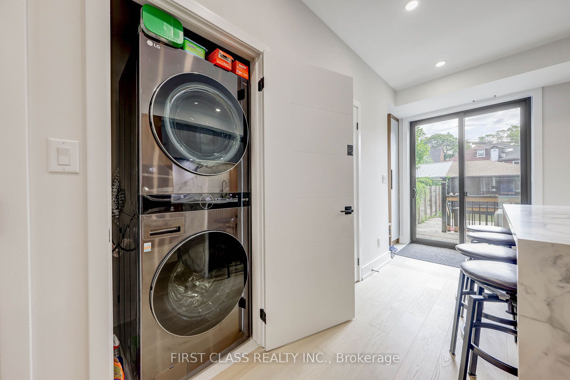 Unit Ensuite 3 - 431 Roxton Road, Toronto 3