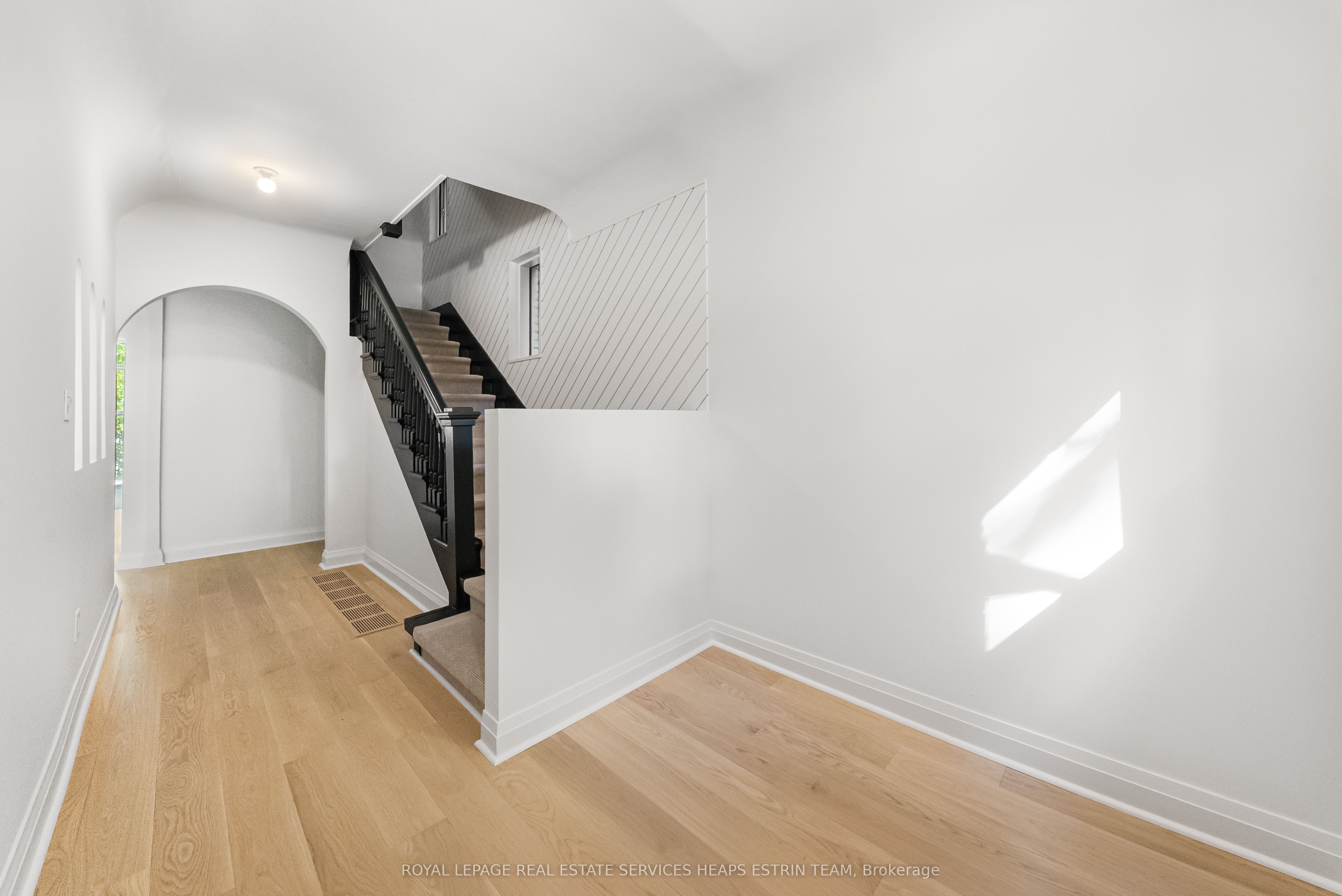 54 Rathnelly Avenue, Toronto 2