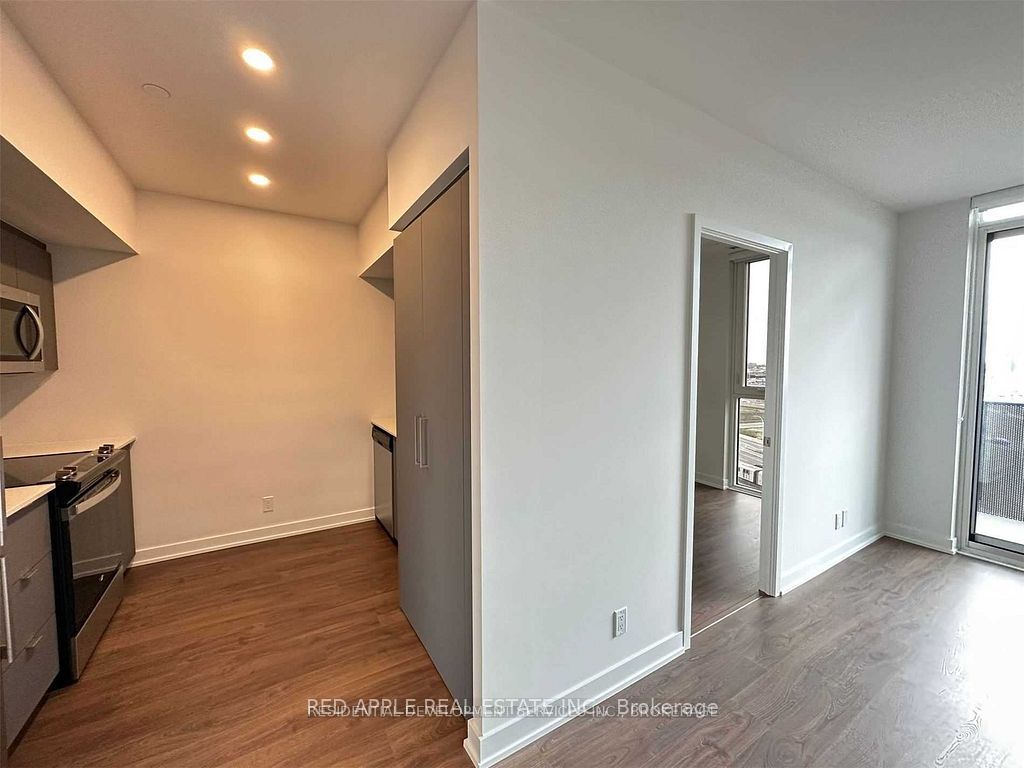 Unit 1015 - 30 Tretti Way, North York 4
