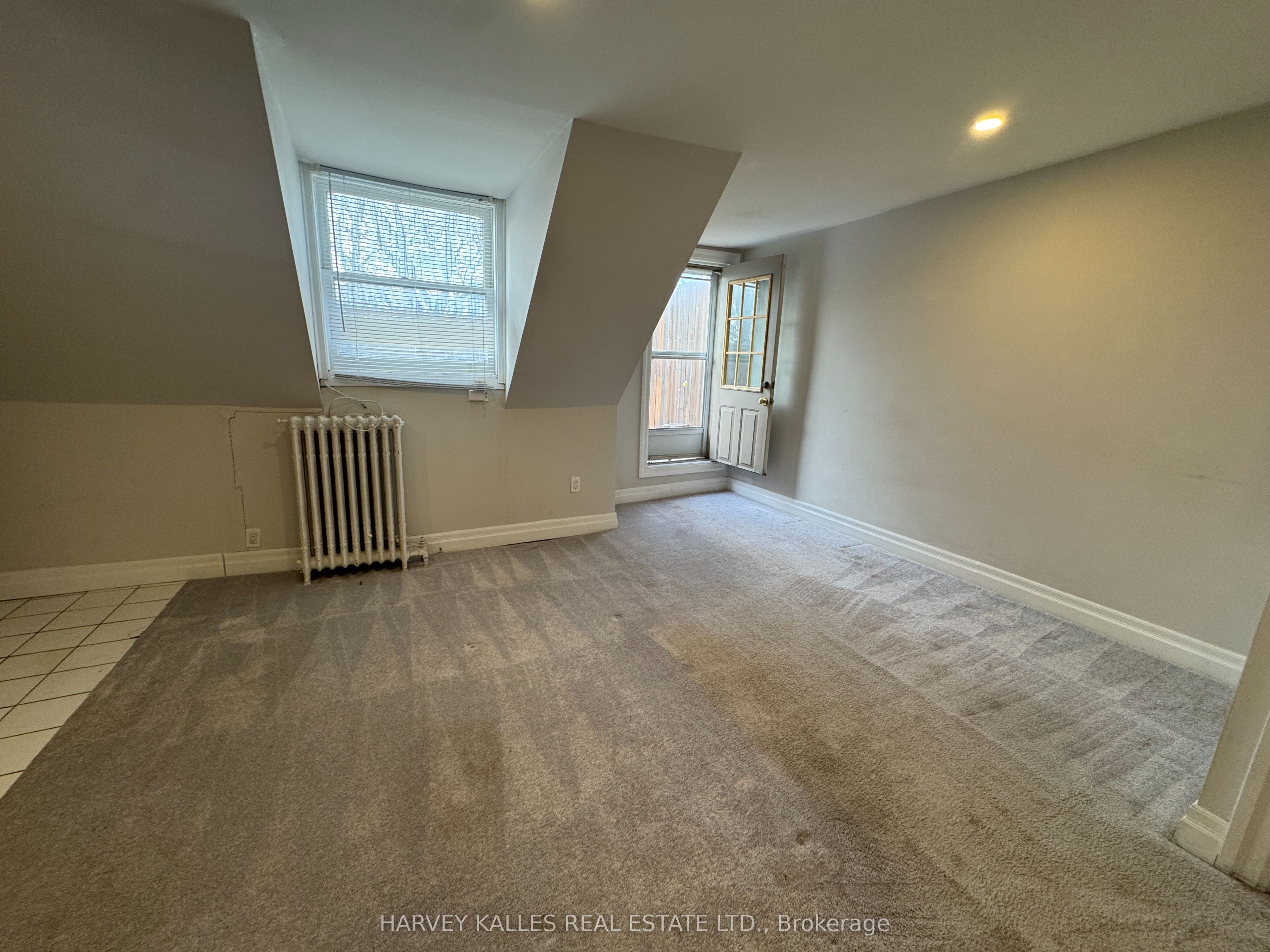 Unit 301 - 676 Huron Street, Toronto 2