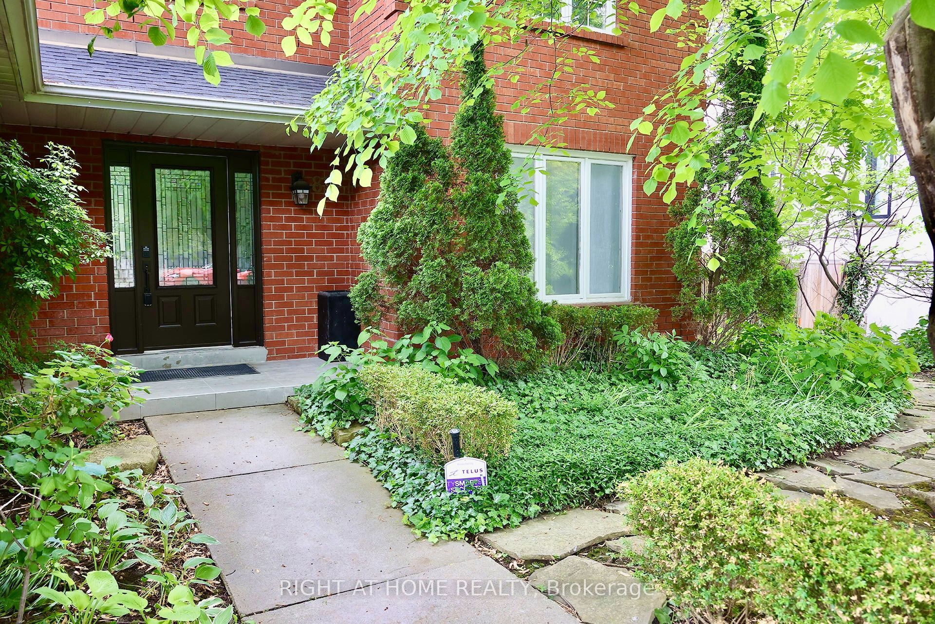 89 Yonge Boulevard, Toronto 2