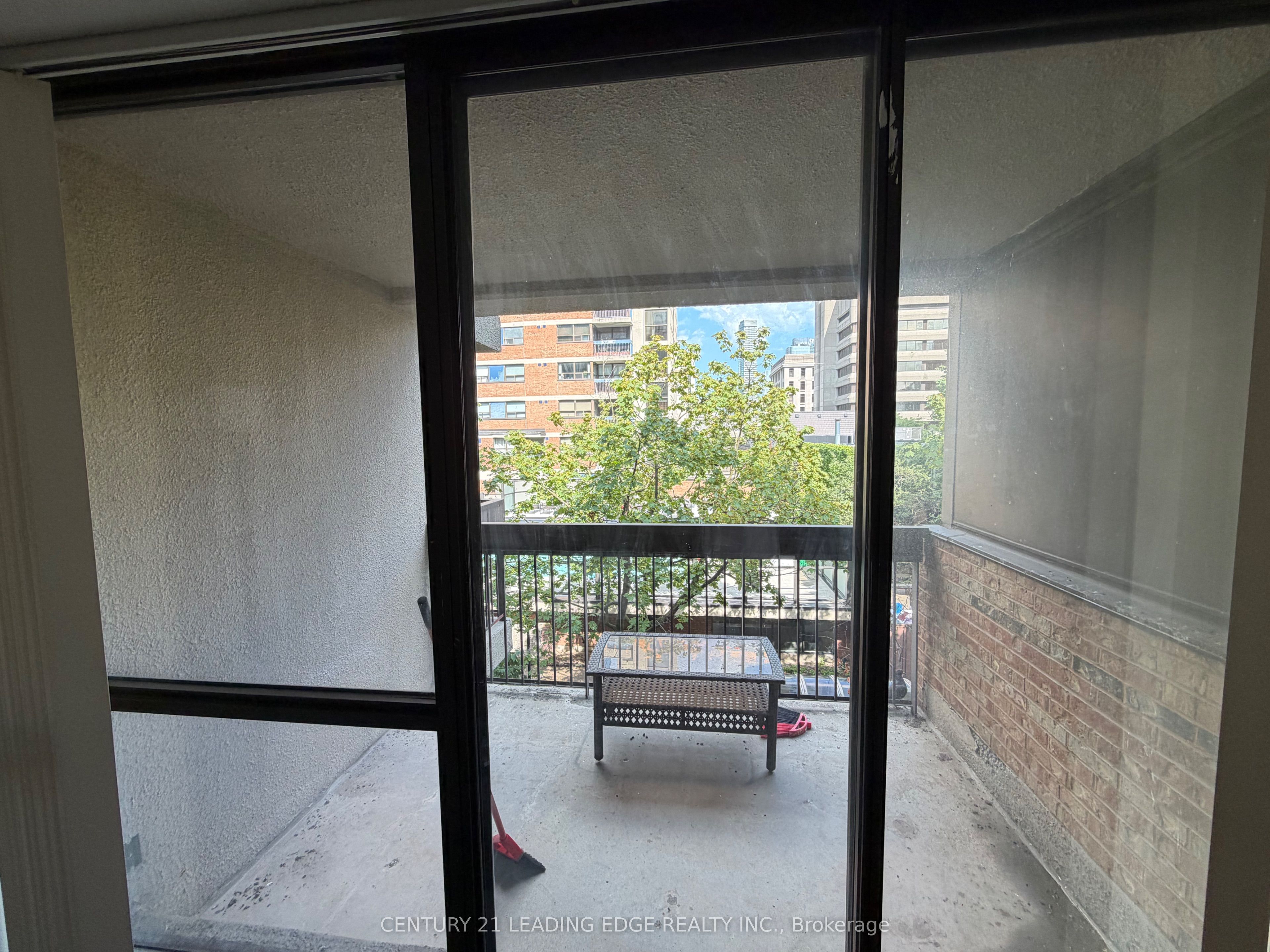 Unit 463 - 49 Mccaul Street, Toronto 5