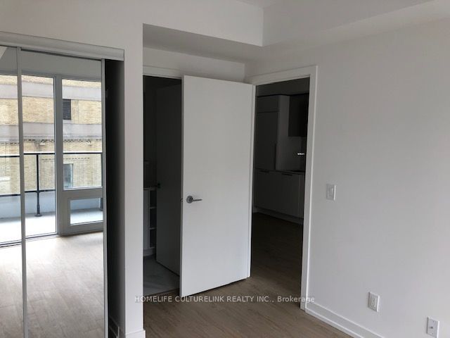 Unit 708 - 85 Wood Street, Toronto 5