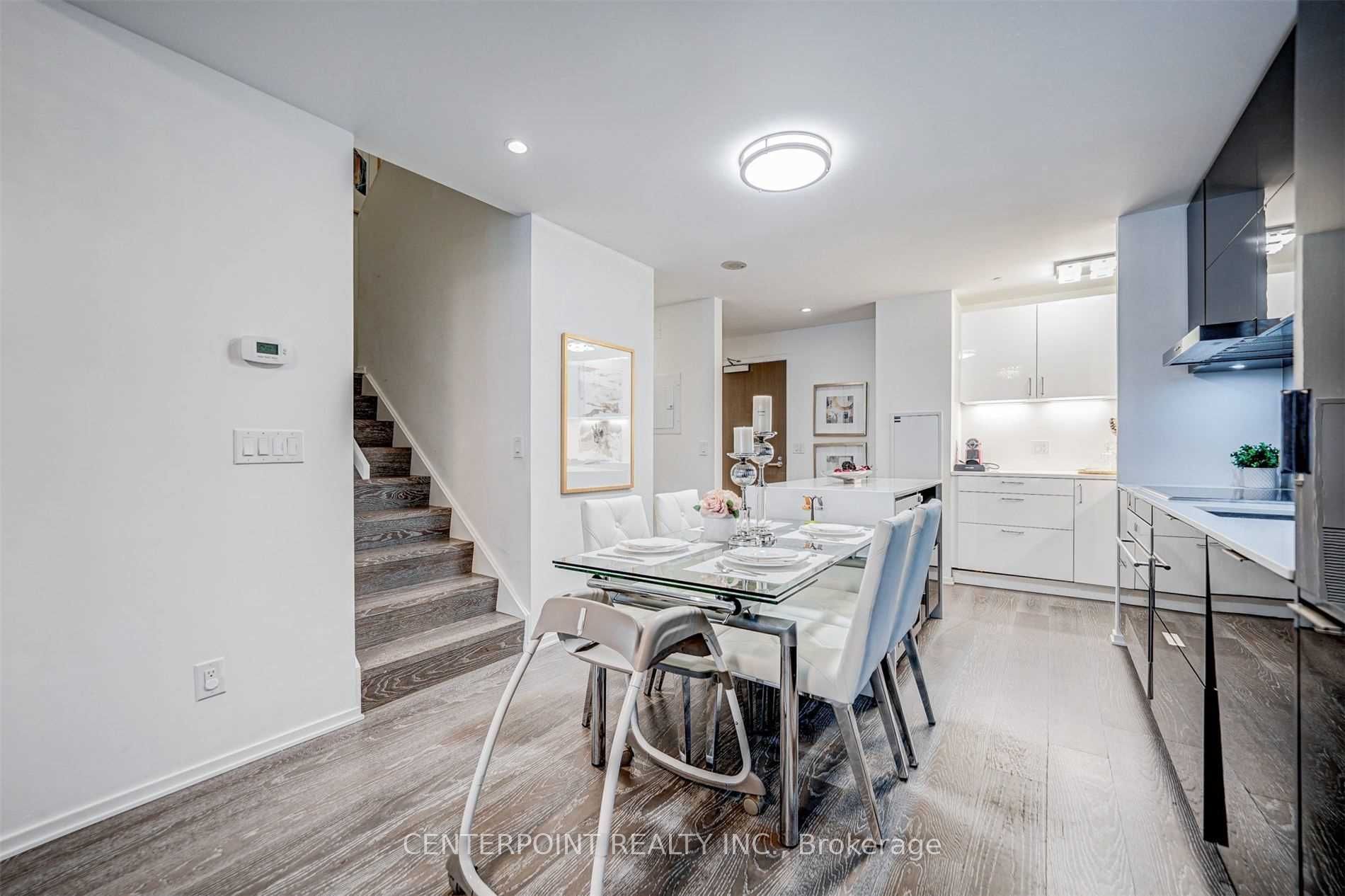 Unit 515 - 1 Bloor Street E, Toronto 4