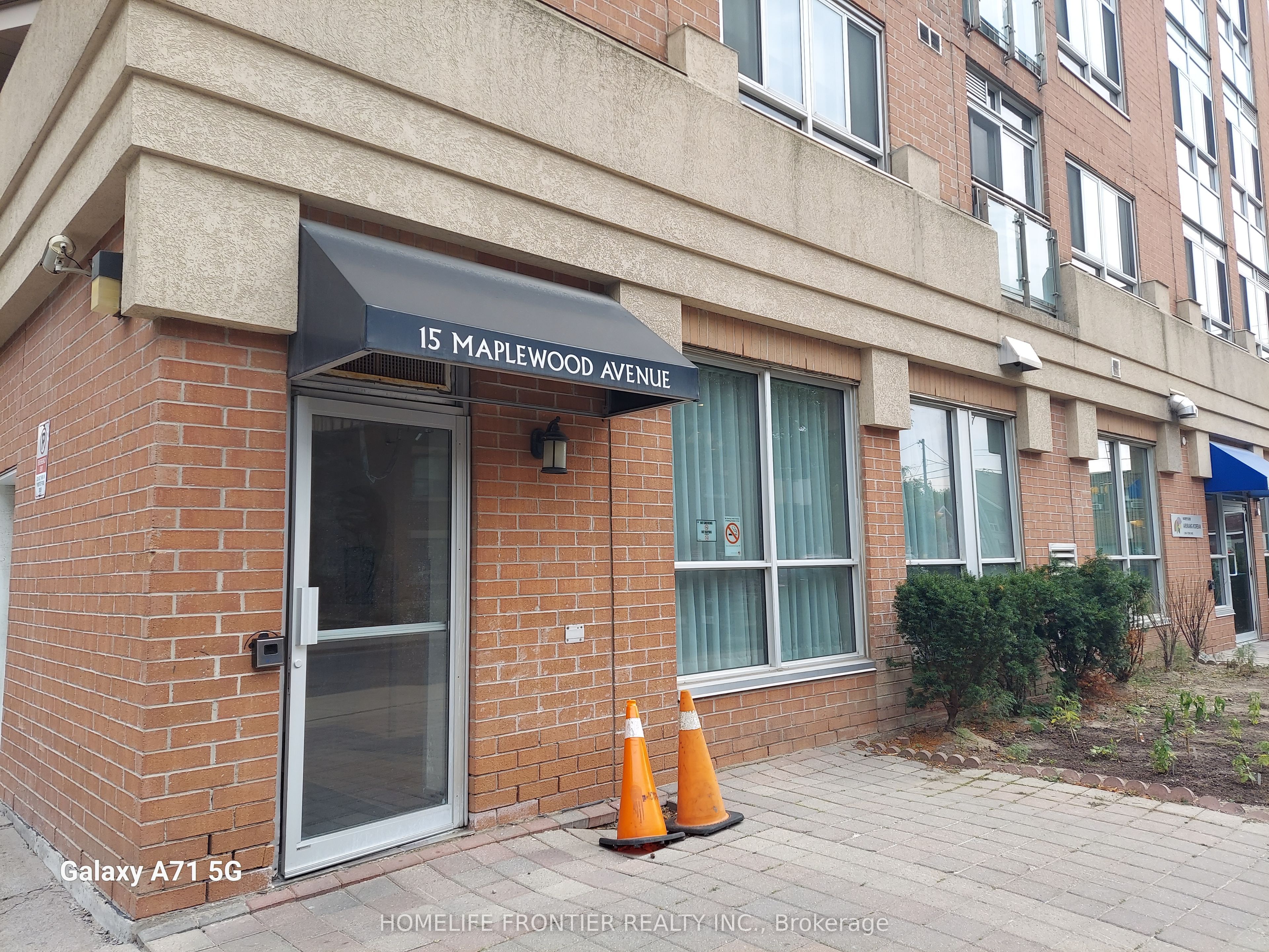 Unit 709 - 15 Maplewood Avenue, Toronto 2