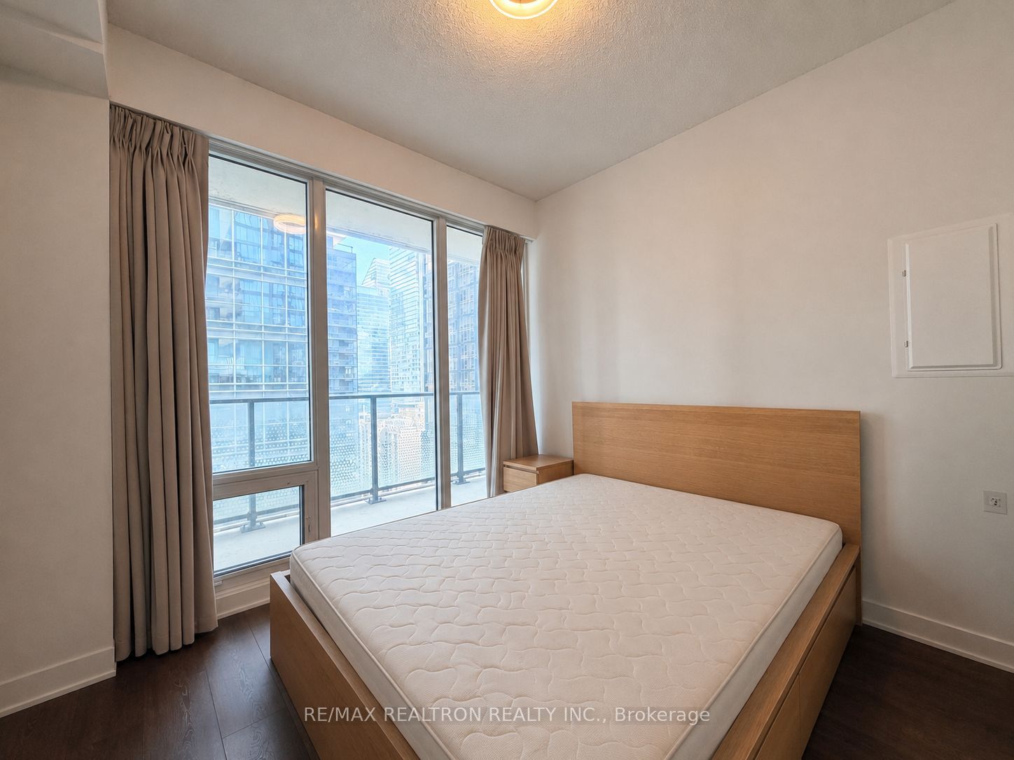 Unit 2711 - 125 Blue Jays Way, Toronto 4