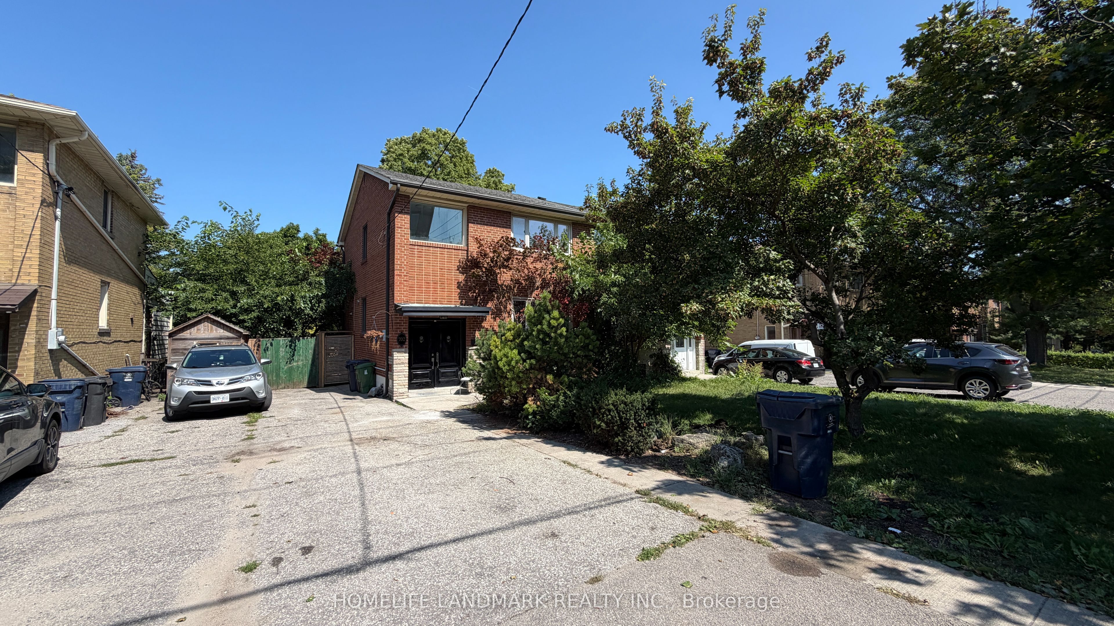 702 Sheppard Ave E Avenue E, North York 3