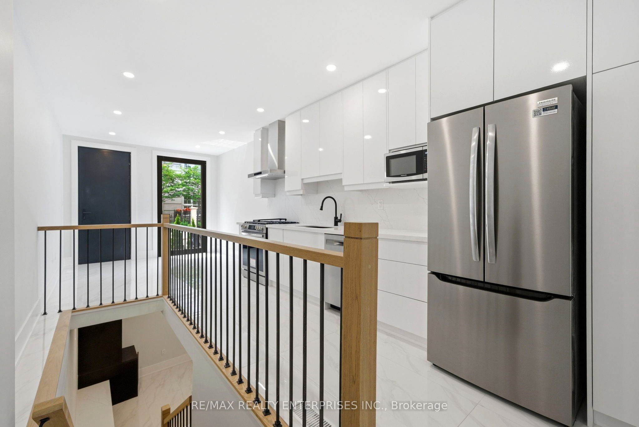 Unit 2 - 21 Belmont Street S, Toronto 4