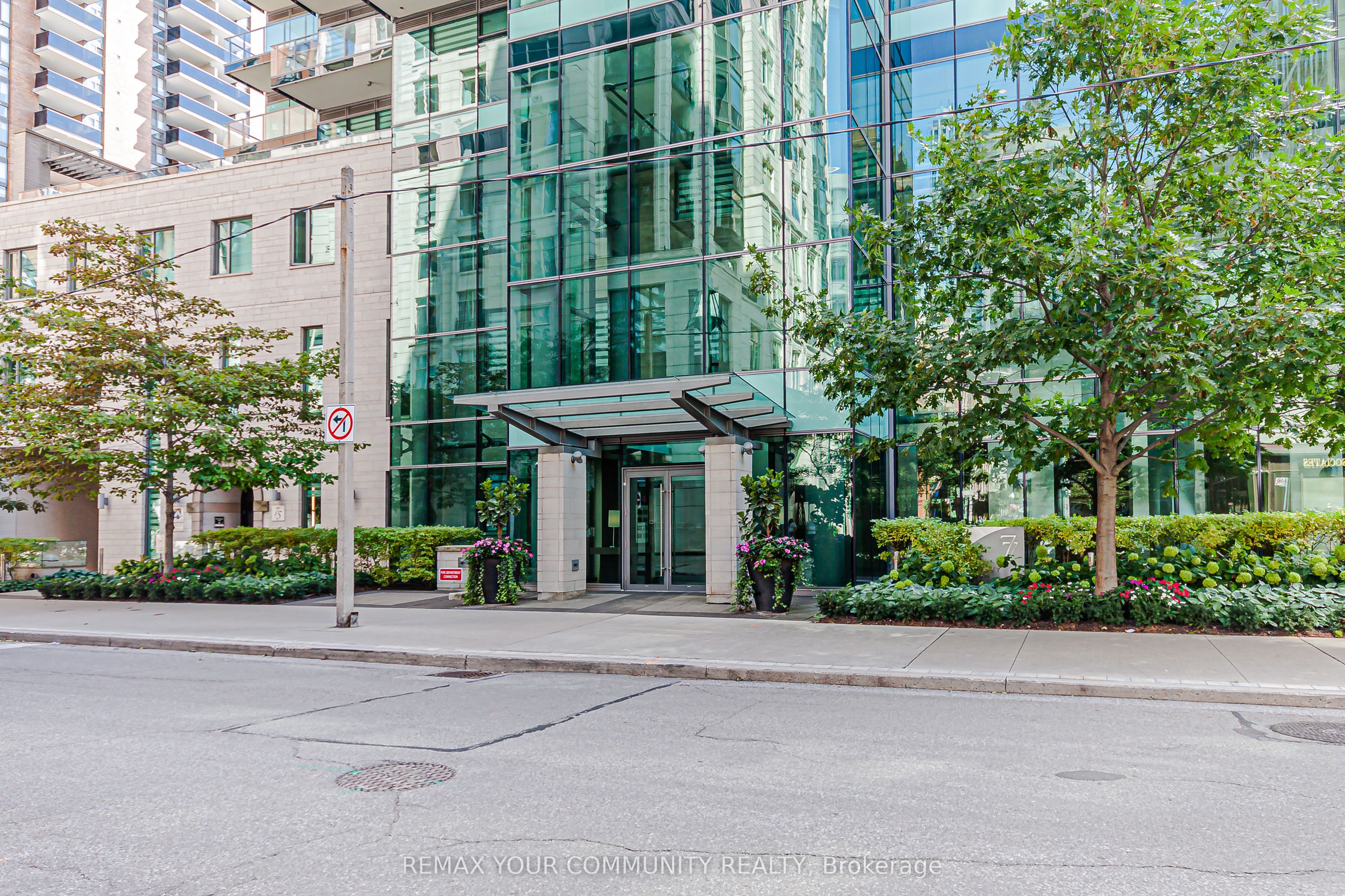 Unit 902 - 77 Charles Street W, Toronto 4