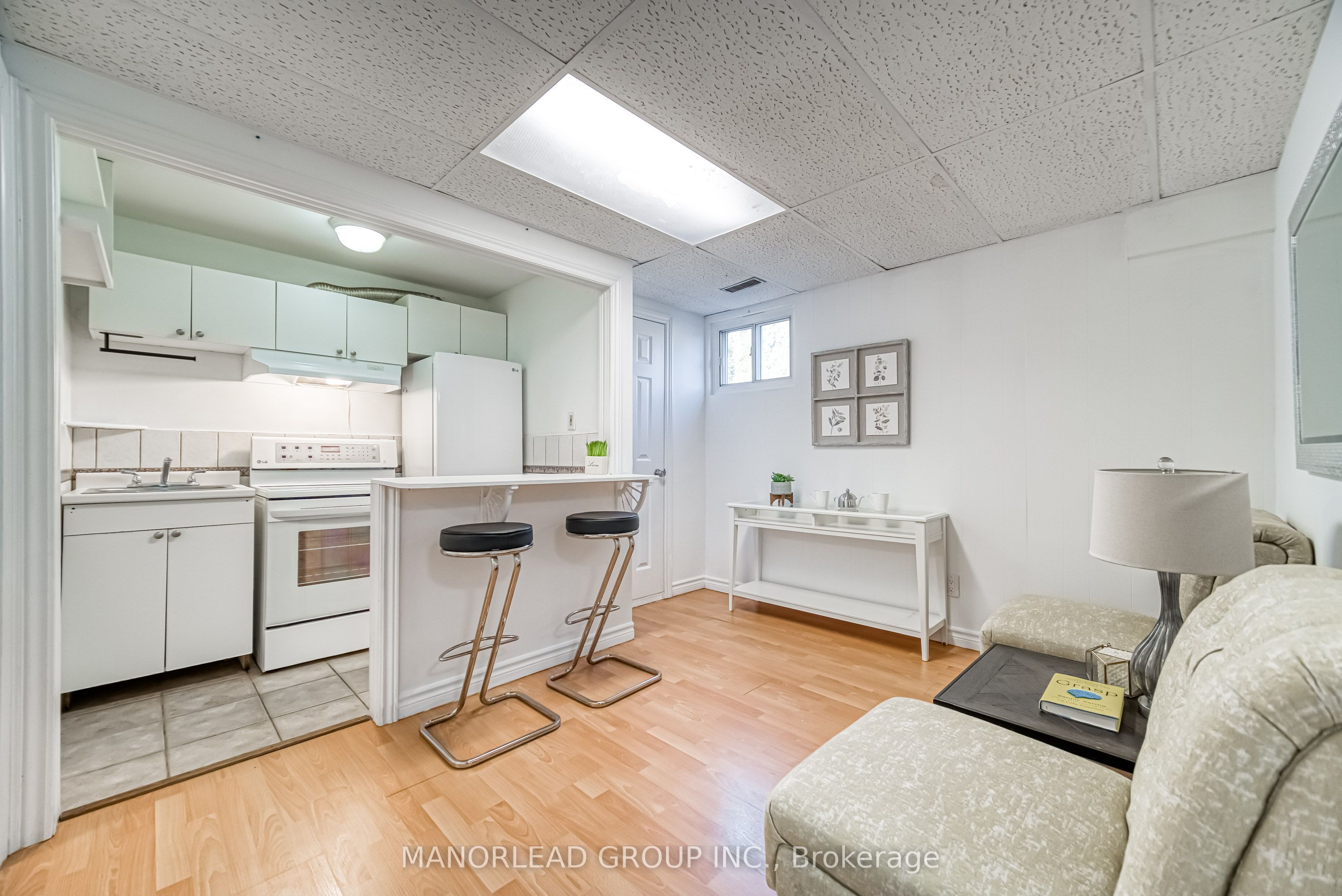 Unit Lower - 28 Kingslake Road, North York 3