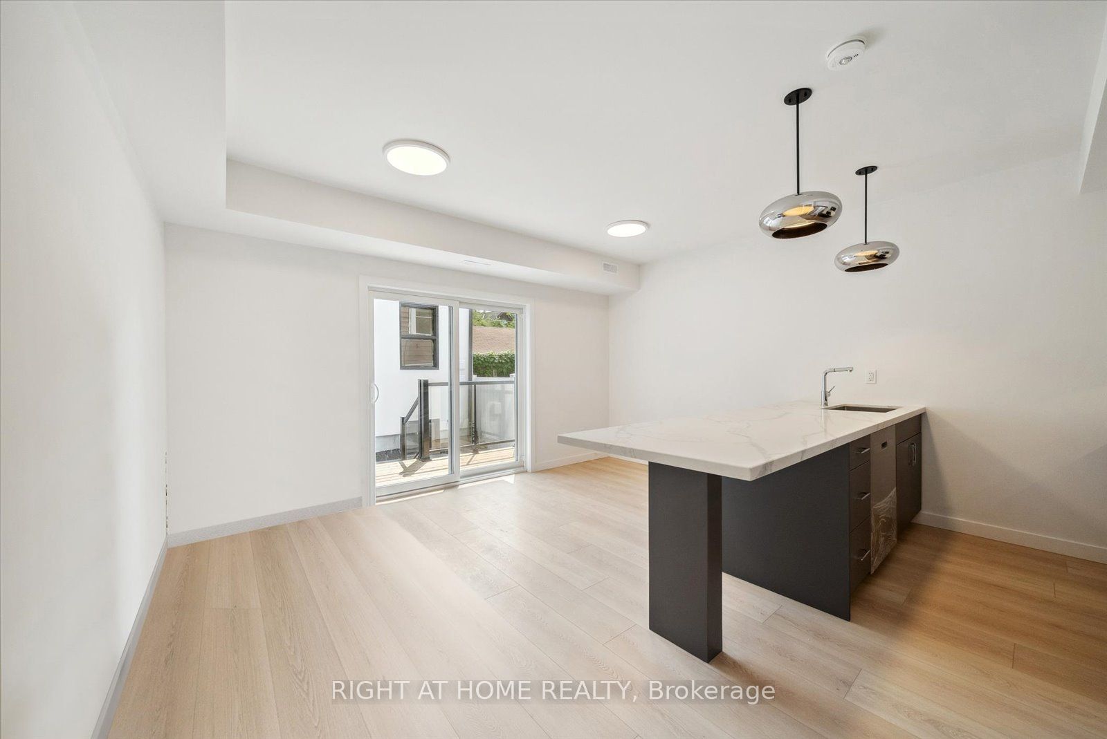 Unit 2 - 367 Howland Avenue, Toronto 5
