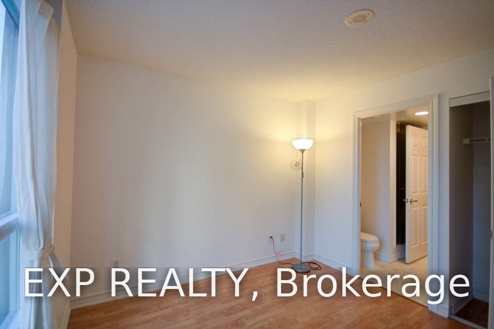 Unit 809 - 761 Bay Street, Toronto 4