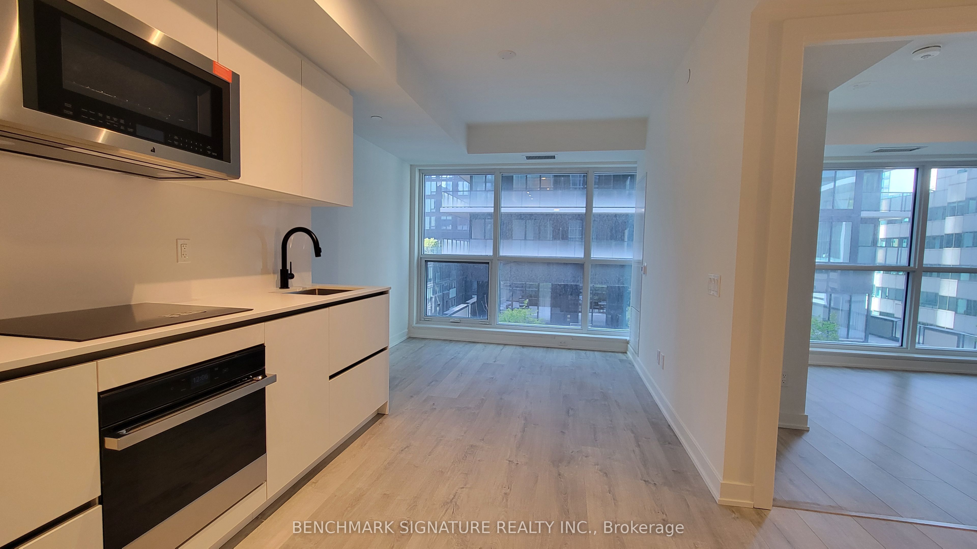 Unit 804 - 327 King Street, Toronto 3