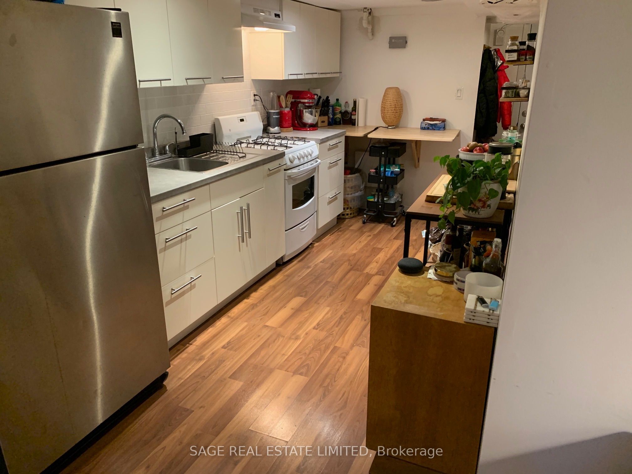 376 Shaw Street, Toronto 3