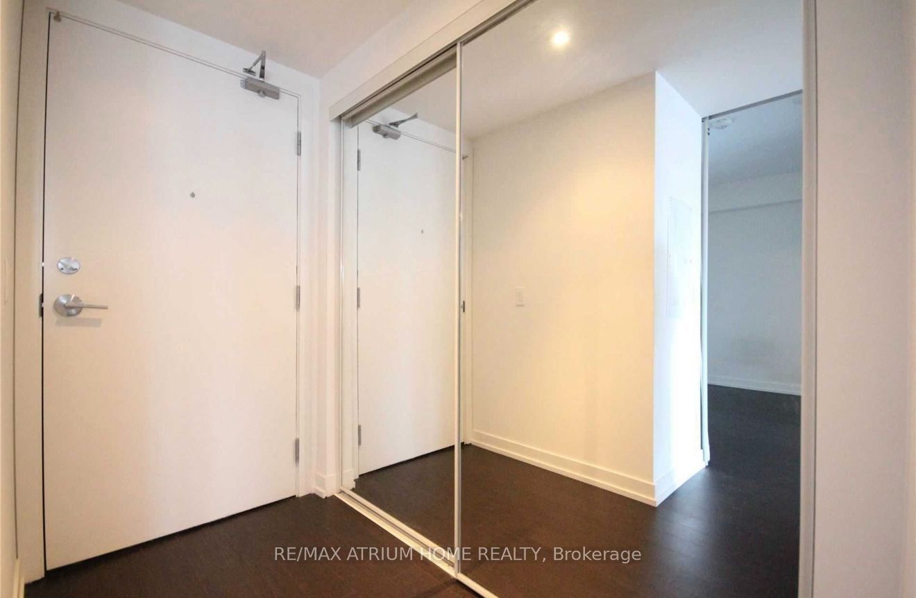 Unit 1517 - 85 wood Street, Toronto 3