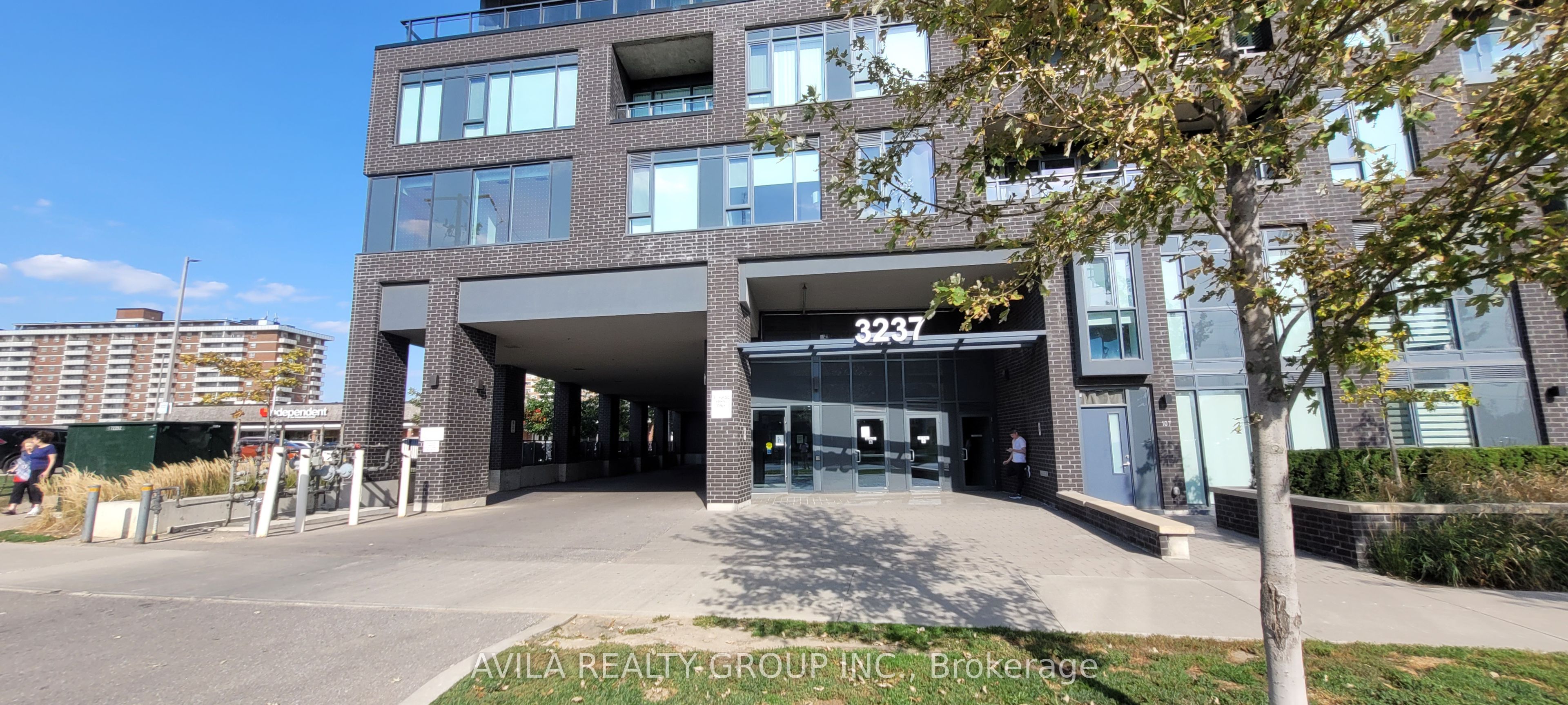 Unit 1108 - 3237 Bayview Avenue, North York 3