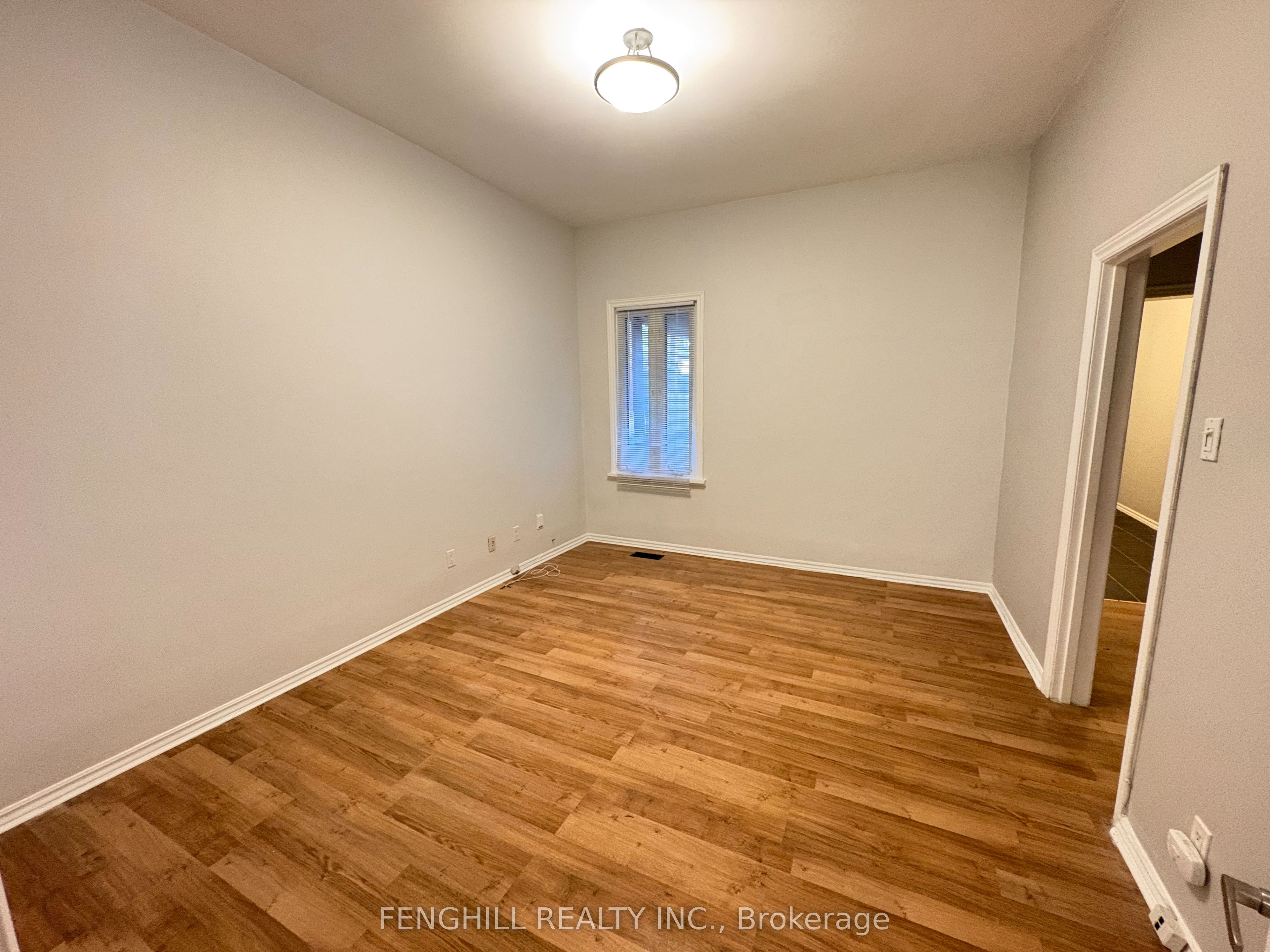 Unit Main Level - 270 Clinton Street, Toronto 3