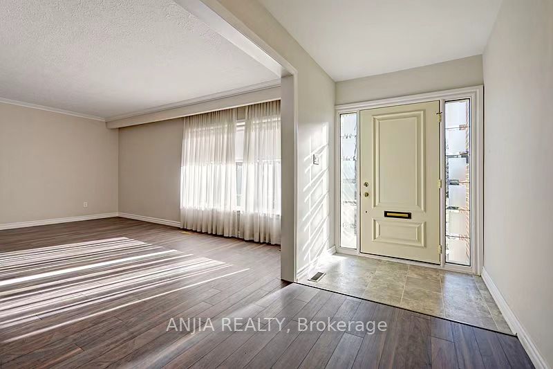 Unit Upper - 80 Alamosa Drive, North York 3